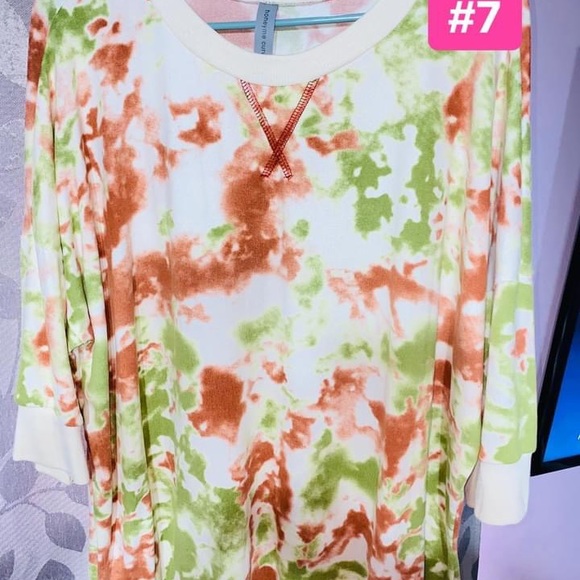 Assorted Tops - Picture 5 of 7